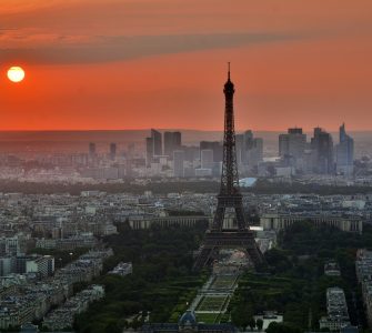 טיול למגדל אייפל