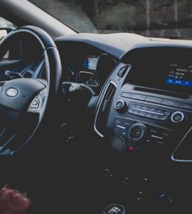 השכרת רכב גיר ידני בארץ