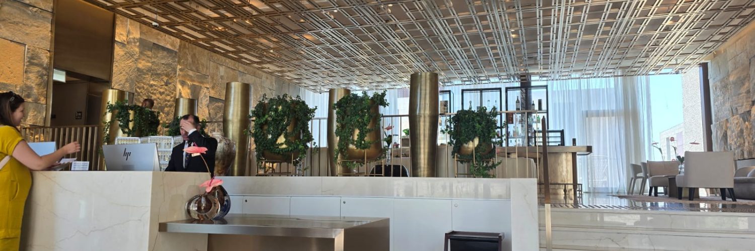 לובי במלון התיאטרון