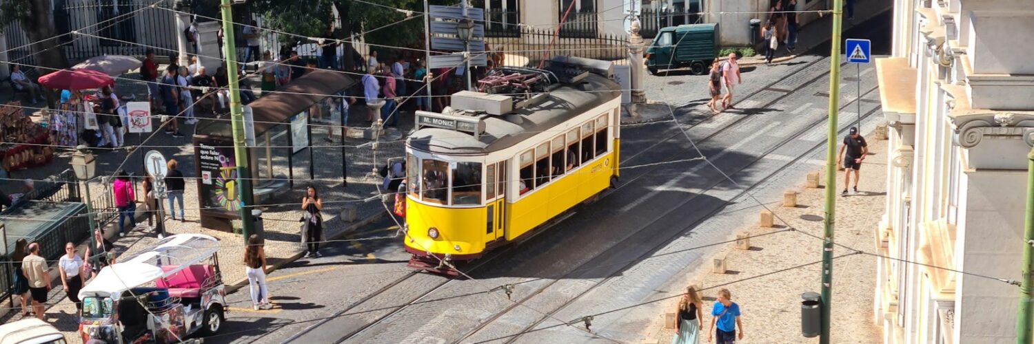 חשמלית היסטורית ברחובות פורטו