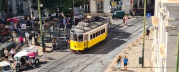 חשמלית היסטורית ברחובות פורטו
